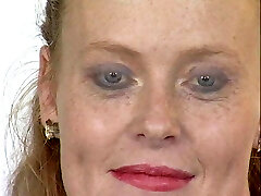 Dildoberater bringt seine neusten Model lzum testen vorbei