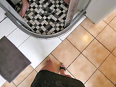 Girlfriend taunts me to cum on her soles in the shower