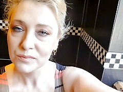 Insatiable Mature pisses for you closeup pussy view