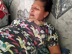 I surprise her while she washes and gets her beaver ate