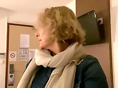 Take me in the douche! Or do you like the bed nicer?