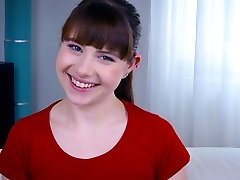 Kinky French Luna Rival is always well-prepped to work on cam with her cute smile