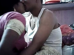 Indian house wife lips kissing bootie