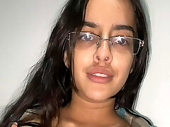 Arab enjoys nude licking and vaginal pleasure