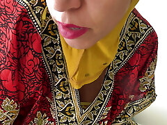Big ass saudi arab milf cheating for rough sex in hijab
