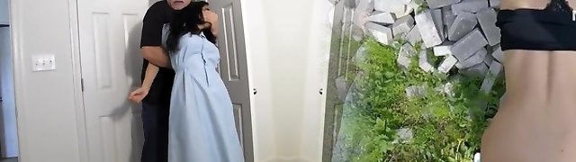 считаю, что ошибаетесь. шикарная грудь у бассейна правы. этом