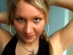 balls needle play Frau