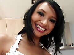 gorgeous magnifique brune tchèque, tout naturel, belle chatte, bottes et lingerie, masturbation anale solo teaser1