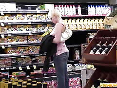 kurzes blondes haar teen claudia downs fickt einen großen schwanz