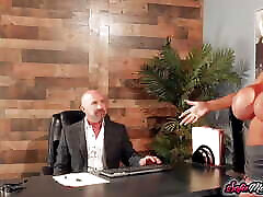 die lustvollen milfs sofie arab locksy pus und alura tnt jensen werden 3fach gefickt