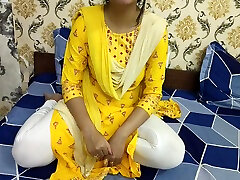 desi indische stiefmutter ne apne hunderte bete ka lund chuss ur aapne chuche dikhaye behisaab gandi galiyaa di itne haupt-stiefvater aa
