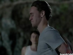 Kim Ross - Glitch S01E04