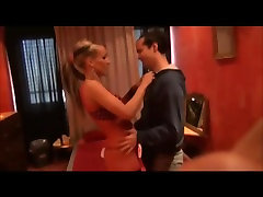Sehr sexy Deutsche Blondine in Strümpfe bereit ist, für die es