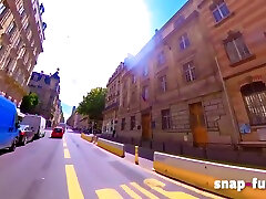 زیبا و دلفریب, Co Ed تبدیل به یک بار او برهنه 17 دقیقه-فلورا میلانو و اردن پرایس