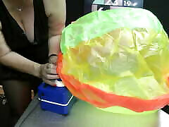 Anna and the water ball