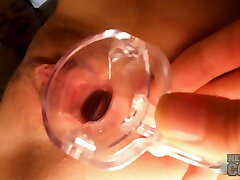 rebeka ruby golfball muschi stopft und öffnet ihre wunde mit einem gyno spekulum