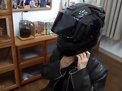 Latex teboydy cewe In Public