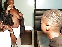 Nigerian wow dedy housewife knows how to entertain family visitors