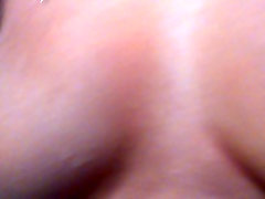 Sous la douche mes seins poilus