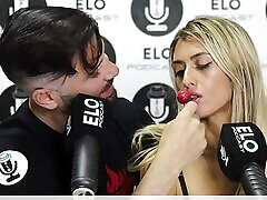 AVRIL mom teachs son xxx SHOW HOW SHE SUCK THE DICK WITH ELO PODCAST