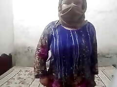 Imran Khan ka balla warrrr gya bhabi Ki choot mn, Randi Bhabi Bally ka swad lyty howy pkri gae ,