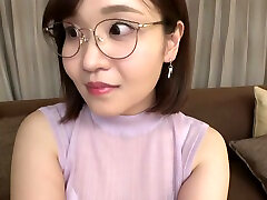 0002998 30代の日本女性がグラインド騎乗位する人妻NTRのエチ性交