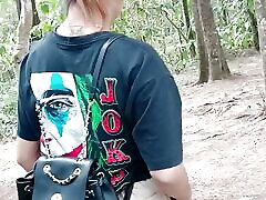 mädchen im wald gab ihre jungfräulichkeit