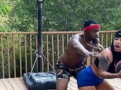 interracial schwänze im hinterhof mit monica santhiago