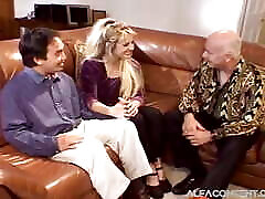 caldo procace milf ottenuto scopata in culo con un granny piss and young sborrata a il fine
