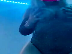brasilianische latina-milf in dessous, geilem arsch und großen titten