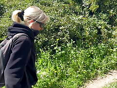 fremder am berg endet mit blowjob und sperma in meinem mund