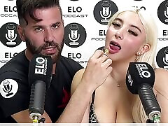LORE SOFIA SHOWS HOW SHE LIKES ORAL SEX