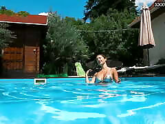 Hottest Hungarian milf Angelica gets horny underwater