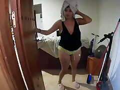 Naughty Wife Receiving the Technician Without Panties and Bra
