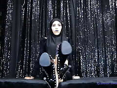 Worshiping My Arabian Feet in Supreme Silence