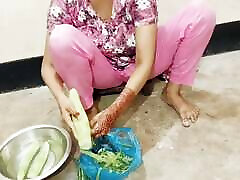Working Indian girl fuck Bangla dirty talk