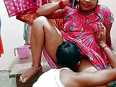 desi sexy mädchen gefickt, wenn sie mit ehemann spricht, hindi audio