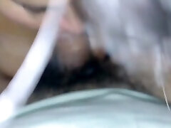 我发现我的继姐妹在打扫我的房间，一切都失控了。 用暨10Min填充你的脸