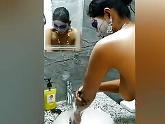 Sapna takes an hot shower with jiju in absence of her stepsister