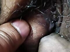 बंगाली गृहिणी पति दोस्त द्वारा बकवास