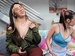 REALITY KINGS - Tomie Tang Violet Gems Put A Bet Which
