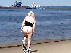 Big butts in jeans shorts 3