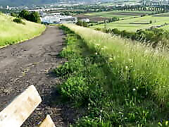 Risky outdoor - Hand- and dogy style room at a viewing point