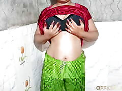 Desi Bhabhi Showing Pussy In Bathroom