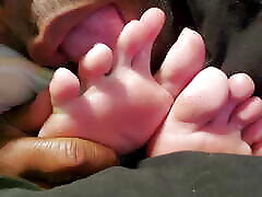 Making love to my mature foot mistress