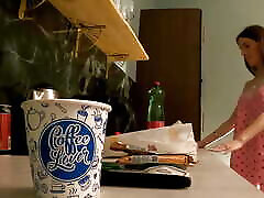 Hot Petite Freshly Shaved Tight Pussy Girlfriend Flashes Pussy film sex japonais Her Bare Naked Ass in the Kitchen