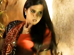 Keeping Her Sensual Mystery Moves a Secret