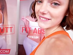 fit18 - shrooms q - супер худая девушка получает кремовый пирог с костями на втором кастинге
