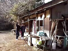 ho preso una vecchia signora dallaspetto erotico che lavora duramente sul campo per tenere il passo con quel corpo. -4