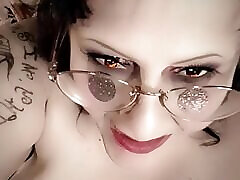 Does Anybody Hear four woman sulte and Does Abybody See my mom gets married Scream N Squirt Out Pee